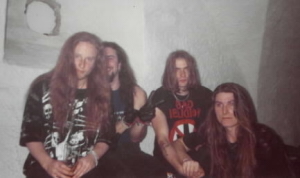 (zleva Mrcy-gtr, Robert-drs, Viky-bass, Patrik-gtr)