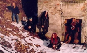 (zleva Tom-drs, Martin-keys, Richard-voc, Mrcy-gtr, Viky-bass)